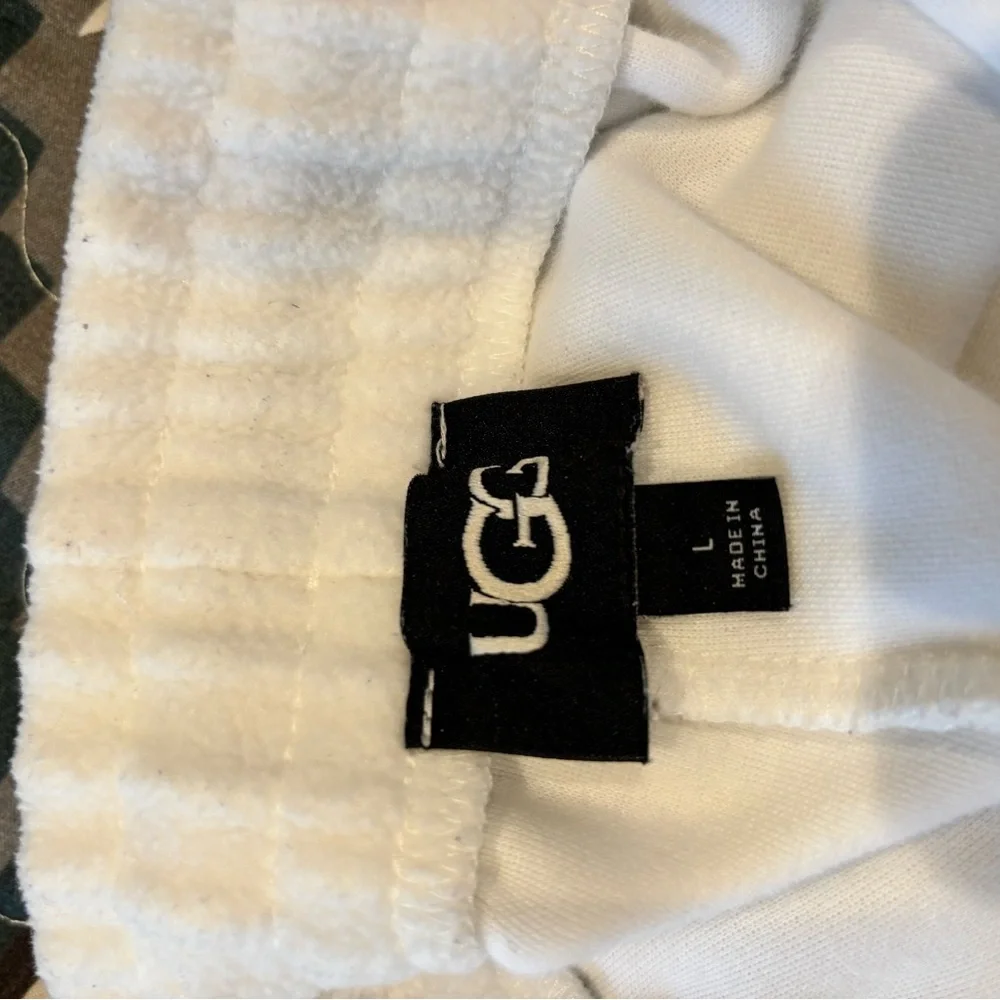 UGG Cream Soft Sweatsuit This two piece set is gorgeous. - Picture 6 of 9